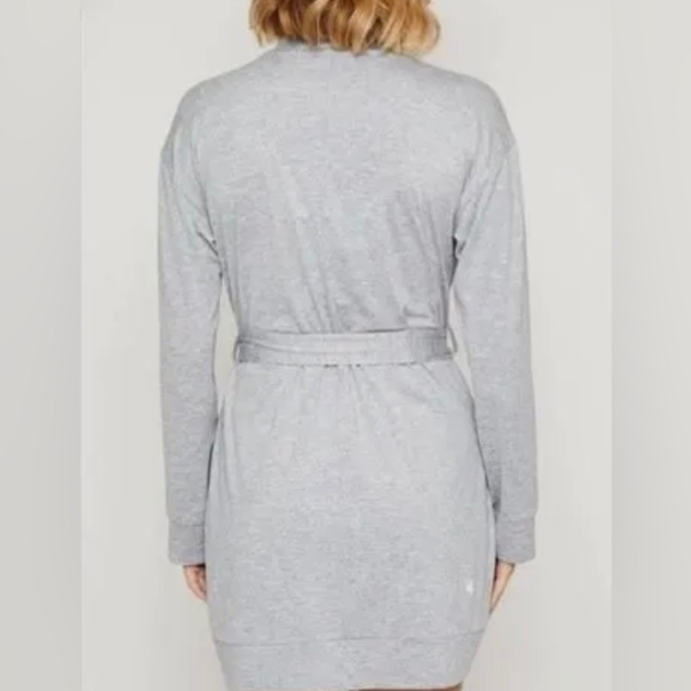 Fourlaps Robe - Picture 3 of 7